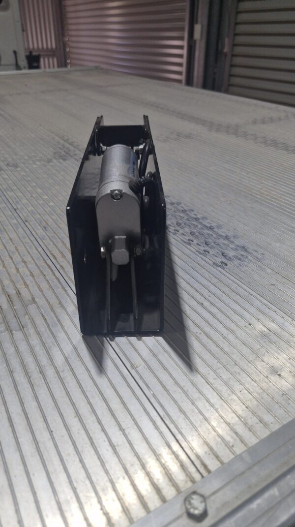 Brisbane Isuzu Engineering roof rack - Image 3