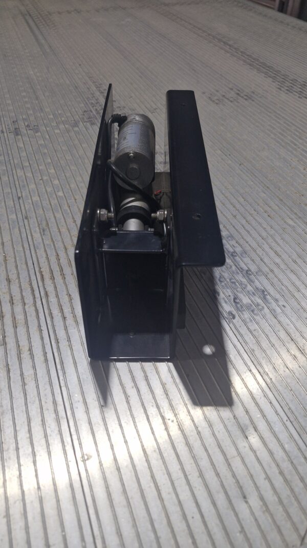 Brisbane Isuzu Engineering roof rack - Image 8