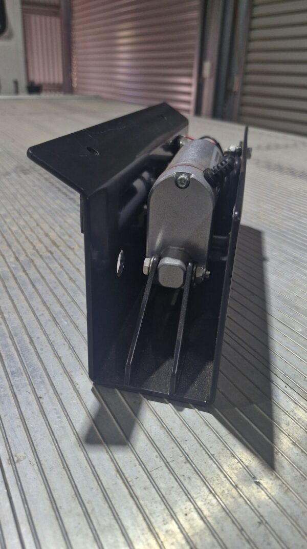 Brisbane Isuzu Engineering roof rack - Image 7